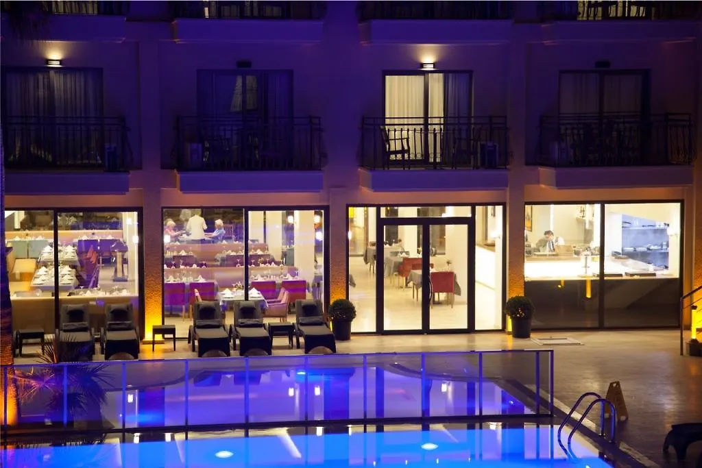 Palmera Hotel Kuşadası 3*,